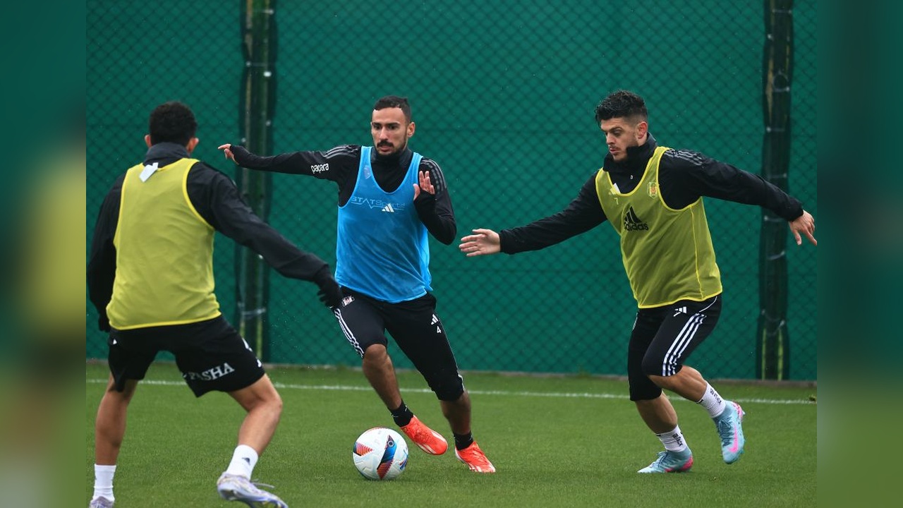 Beşiktaş Takımı Kondisyon ve Taktik Antrenmanlarıyla Hazırlıklarını Sürdürdü