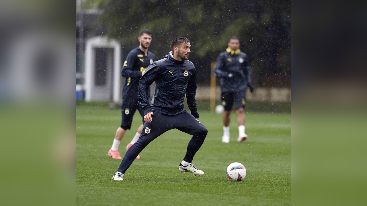Fenerbahçe, Beşiktaş Derbisi Öncesi Antrenmanlarını Sürdürdü