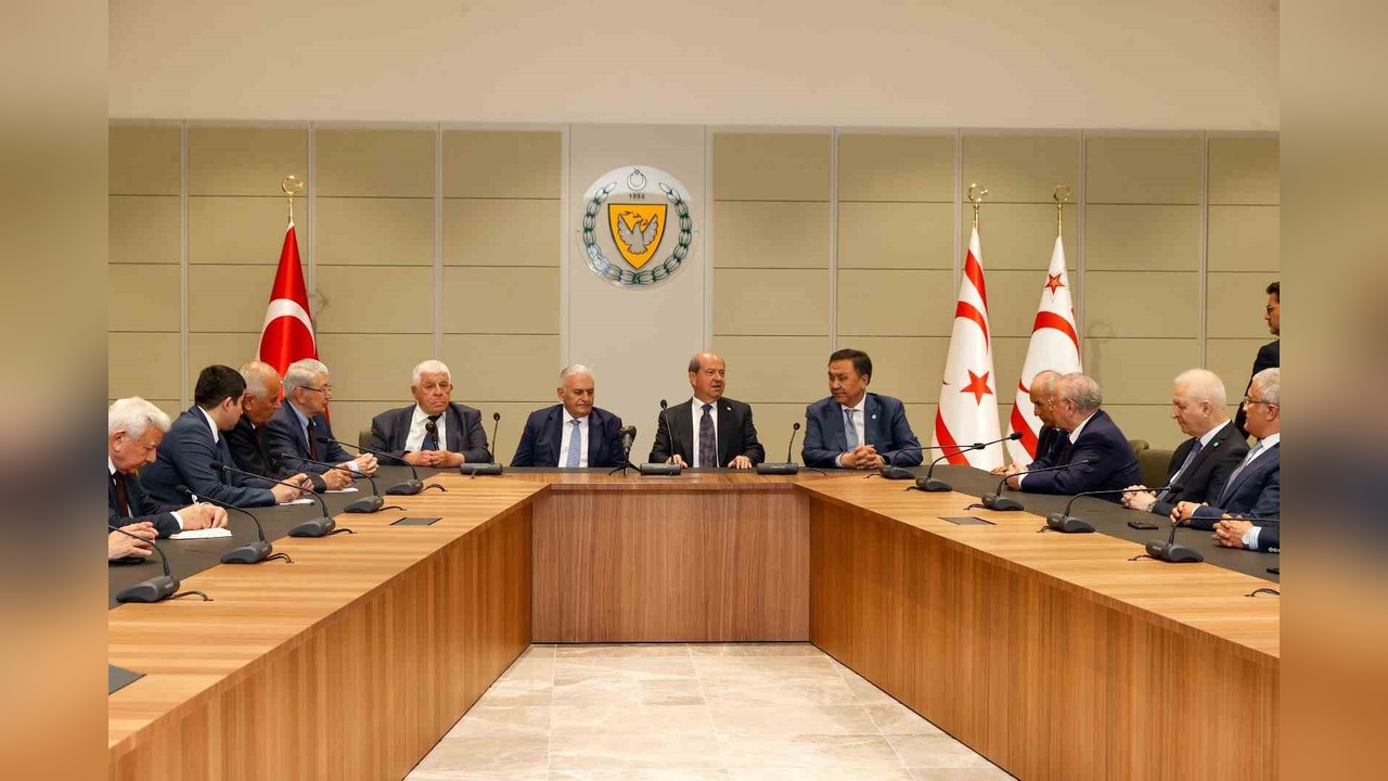 KKTC Cumhurbaşkanı Tatar, TDT Aksakallar Konseyi Başkanı Yıldırım ile Görüşme Gerçekleştirdi