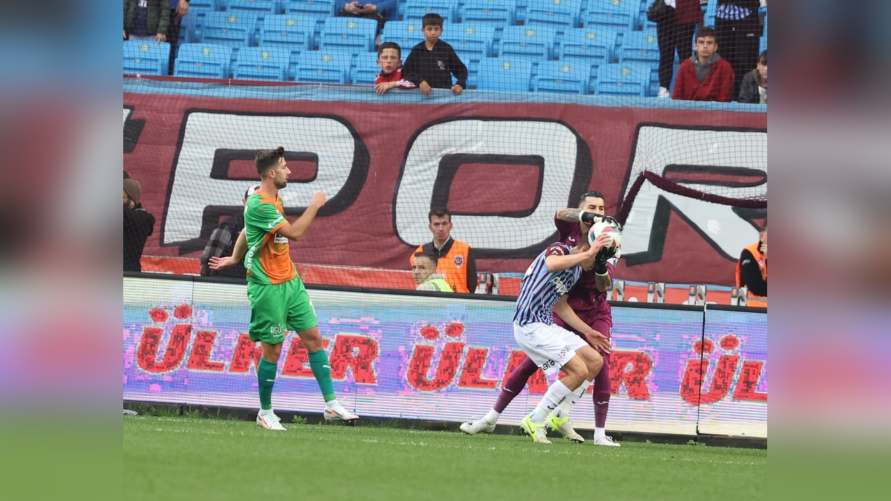Trabzonspor’dan Uğurcan Çakır ve Stefan Savic’in Sağlık Durumuna İlişkin Resmi Bilgilendirme