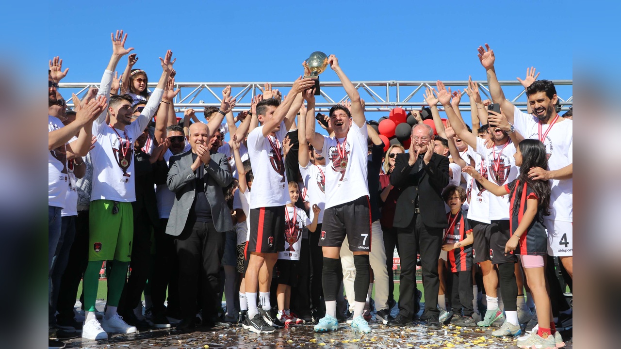 Denizli İdmanyurdu, Zorlu Finalde Kupayı Kazandı