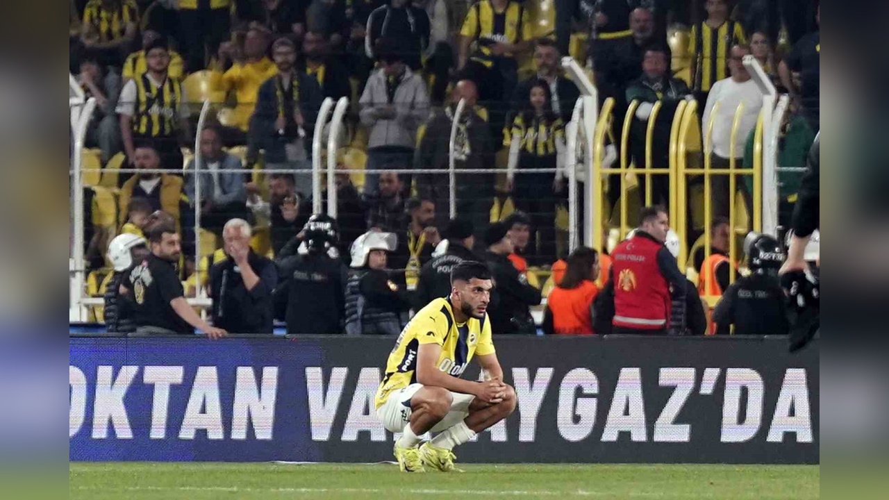 Fenerbahçe Evindeki Performansıyla 10 Puan Kaybetti