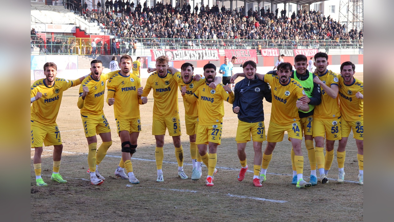 Menemen FK, Vanspor'u 2-0 Mağlup Ederek Üstünlük Sağladı