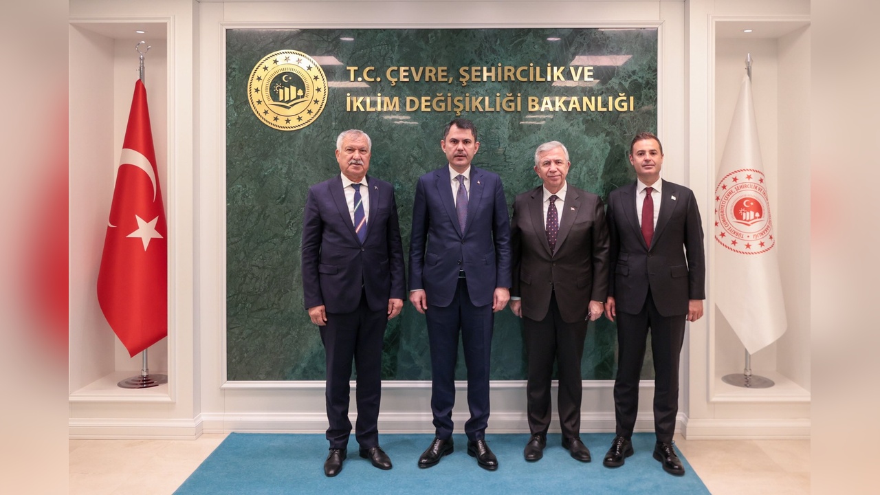 Bakan Kurum, Üç Büyükşehir Belediye Başkanıyla Görüştü