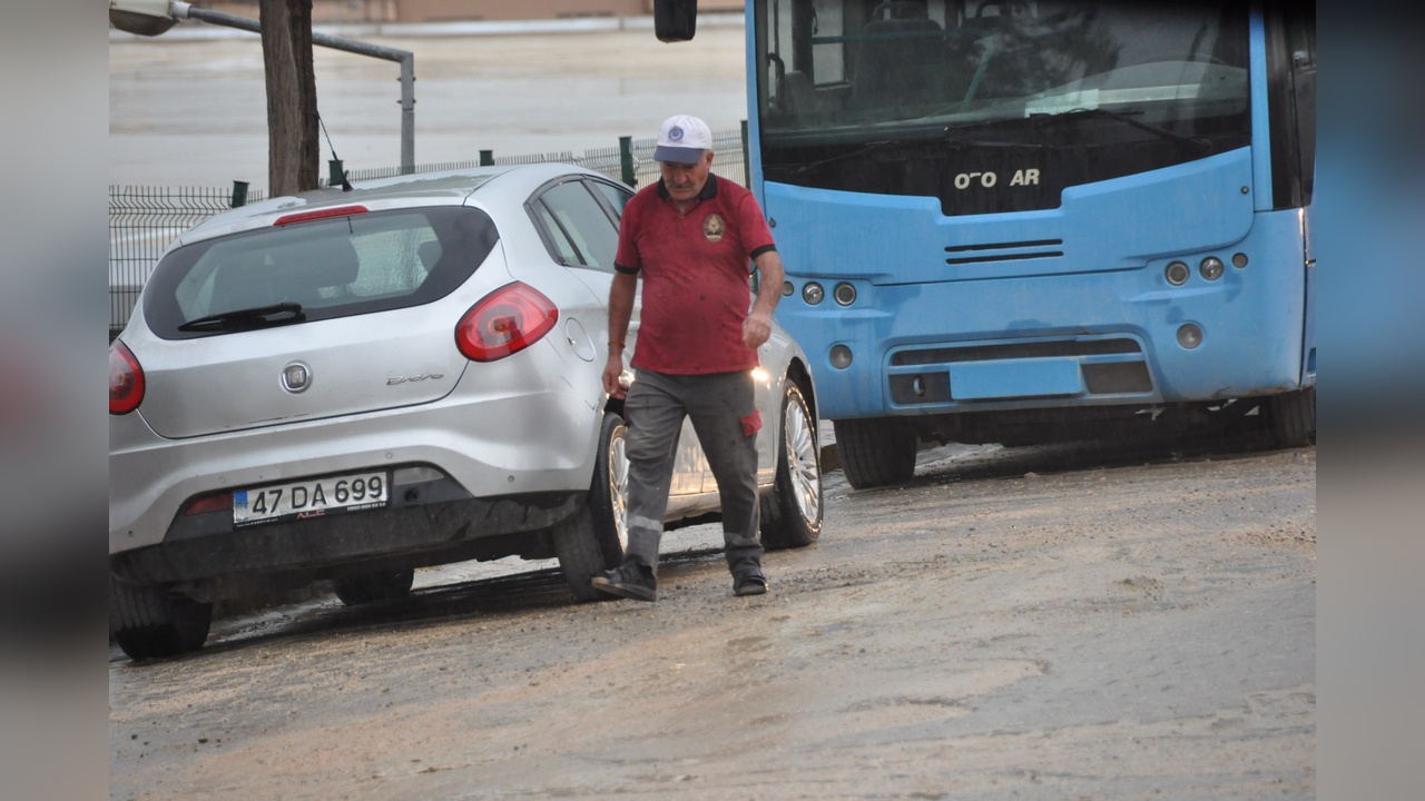 Mardin’de Şiddetli Sağanak Yağış Hayatı Olumsuz Etkiledi