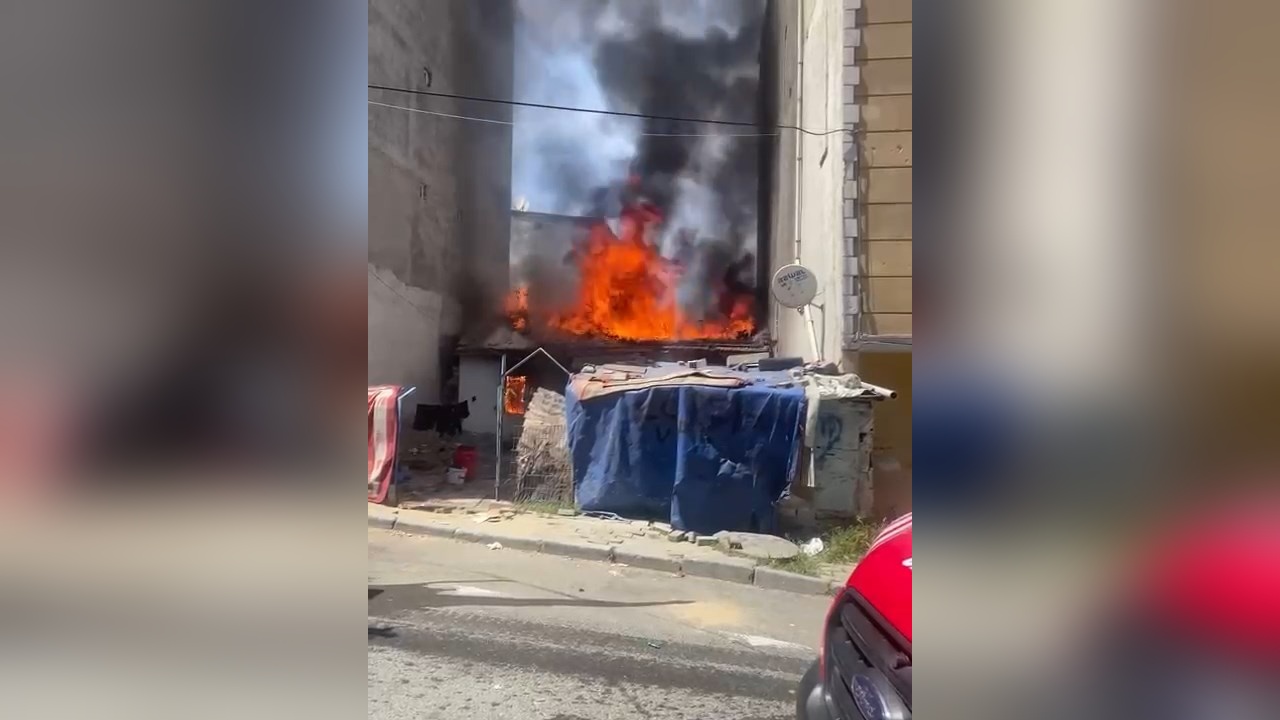 İstanbul'da Avcılar'da gecekondu yangını korkuttu