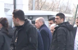Cumhurbaşkanı Erdoğan AK Parti İl Başkanlığına geldi