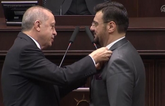 Tamer Akkal Ak Parti'ye geçti