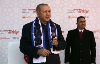 İstanbullularla bir araya geldi