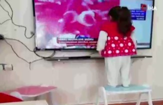 Cumhurbaşkanı Erdoğan minik hayranını İzmir mitingine davet etti
