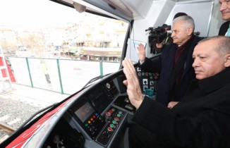 Cumhurbaşkanı Erdoğan makinist koltuğunda