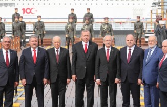 Samsun’da 19 Mayıs kutlamasına damga vuran “birlik pozu”