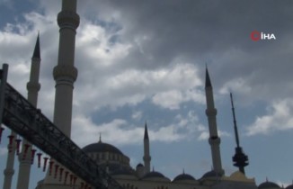 Cumhurbaşkanı Erdoğan cuma namazını Büyük Çamlıca Camisi’nde kıldı