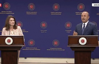 İsveçli Bakan'dan Çavuşoğlu'na olay yanıt
