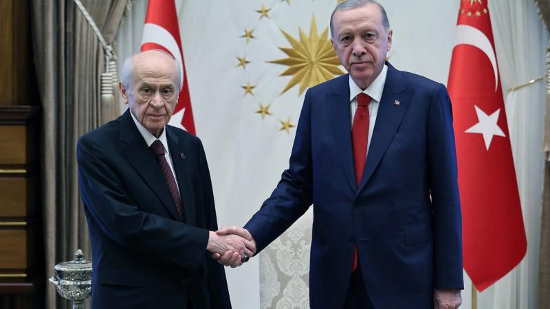 Demokrasi getireceklermiş!..