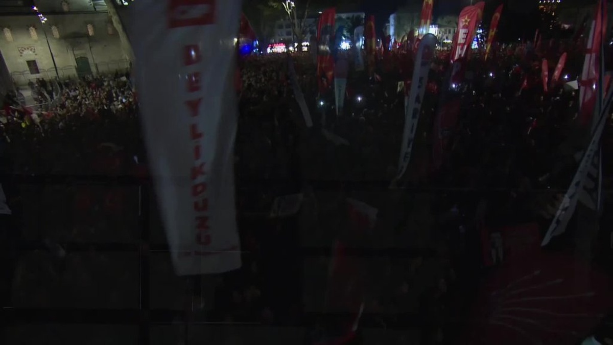 Özel'den Erdoğan'a: 'Beyazıt Meydanı' cevabım'