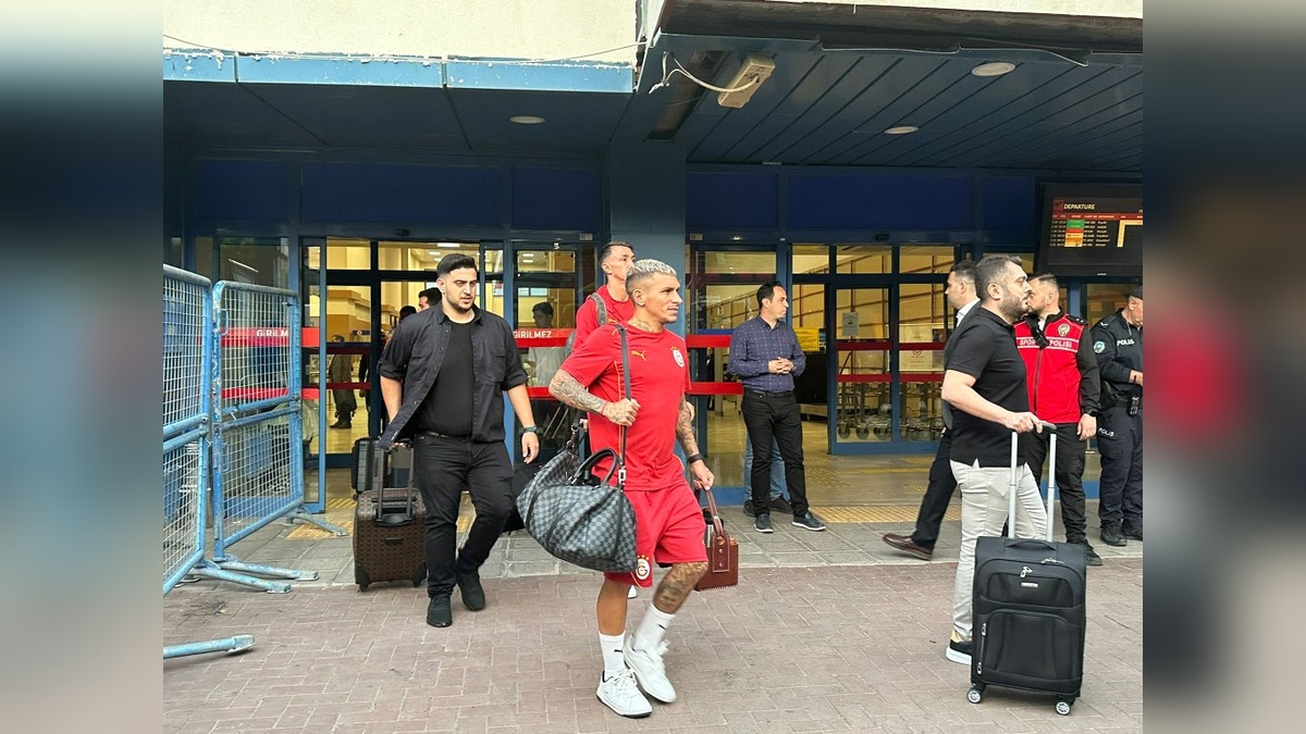 Galatasaray, Trabzonspor maçı için Trabzon'da