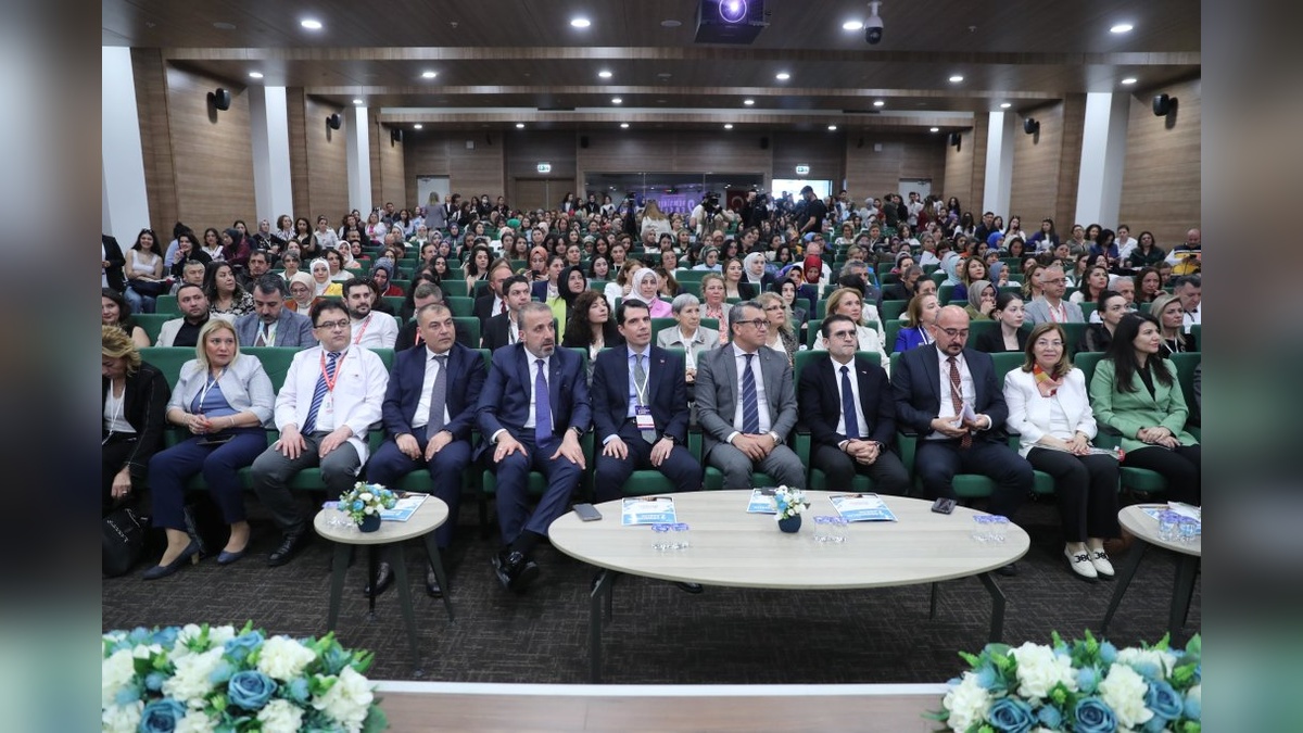Ankara'da 2'nci Ulusal Bütünleşik Hemşirelik ve Ebelik Kongresi düzenlendi