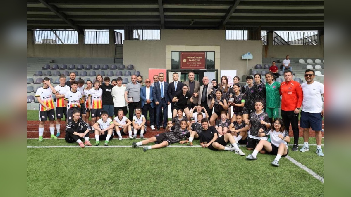 Aküzüm: Asıl kazanan Türk kadın futbolu