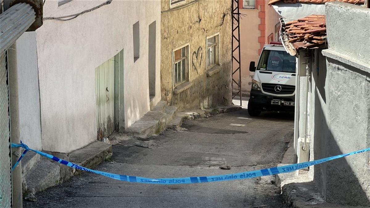 Kütahya'da Kayıp Genç Kızın Cesedi Kuyuda Bulundu: 8 Şüpheli Tutuklandı