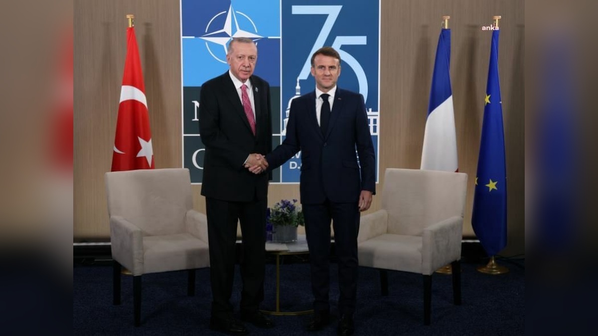 Erdoğan-Macron Görüşmesi: Ukrayna-Rusya Savaşı İçin Tarihi Dönemeç