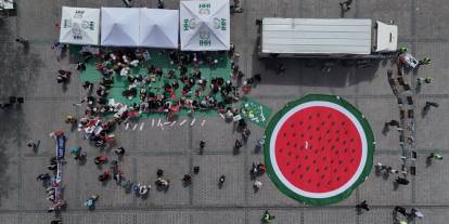 İHH: Gazze'deki Katliamlar İçin Eminönü'nde Oturma Eylemi