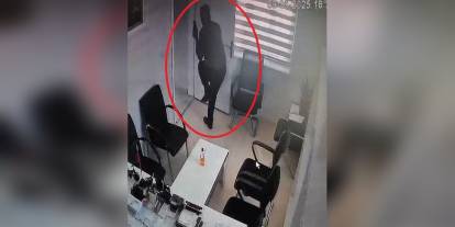 Elazığ'da muhtar silahlı saldırıya uğradı: Saldırı anı kamerada