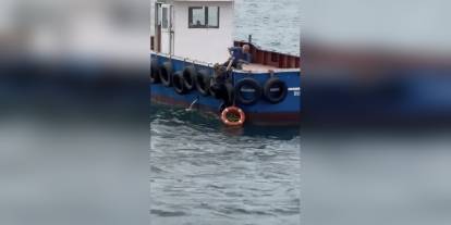Kartal'da vapurdan denize düşen kadın, balıkçıların can simidiyle kurtarıldı