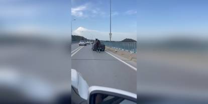 Adana'da arabaya bağlı atla seyir halinde yakalandılar: Sürücüye ceza, gözaltı