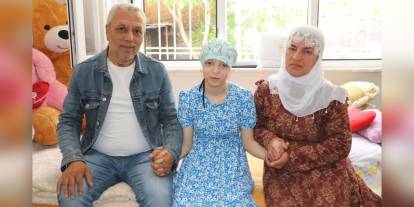 Diyarbakır'da 5 kızından ikisini kaybeden baba, en küçük kızının tedavisi için yardım istiyor