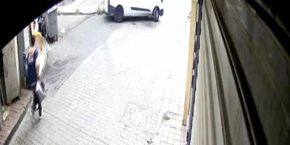 Fatih'te 200 Bin Dolarlık Pırlanta Çöpten Kurtarıldı