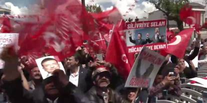 Van'da CHP Mitingi: İmamoğlu'na Özgürlük, Kayyum Karşıtlığı ve Barış Çağrısı
