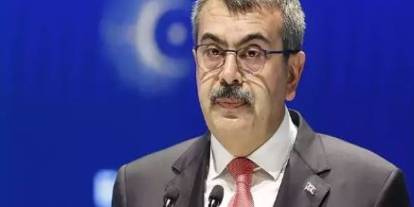 Tarikatçı AKP'li bakan öğretmene hakaret ve iftira yağdırdı