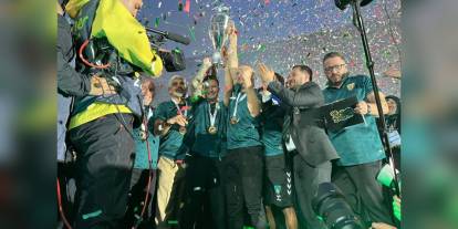 Kocaelispor, Süper Lig'e Yükseldi: Şampiyonluk Kupası Kocaeli Stadı'nda Kaldırıldı