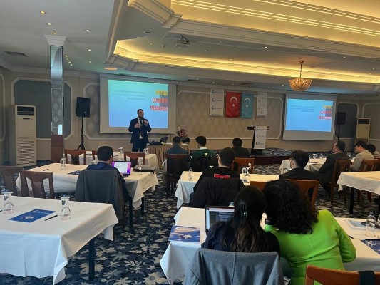 aktivizm eğitimi semineri (1)