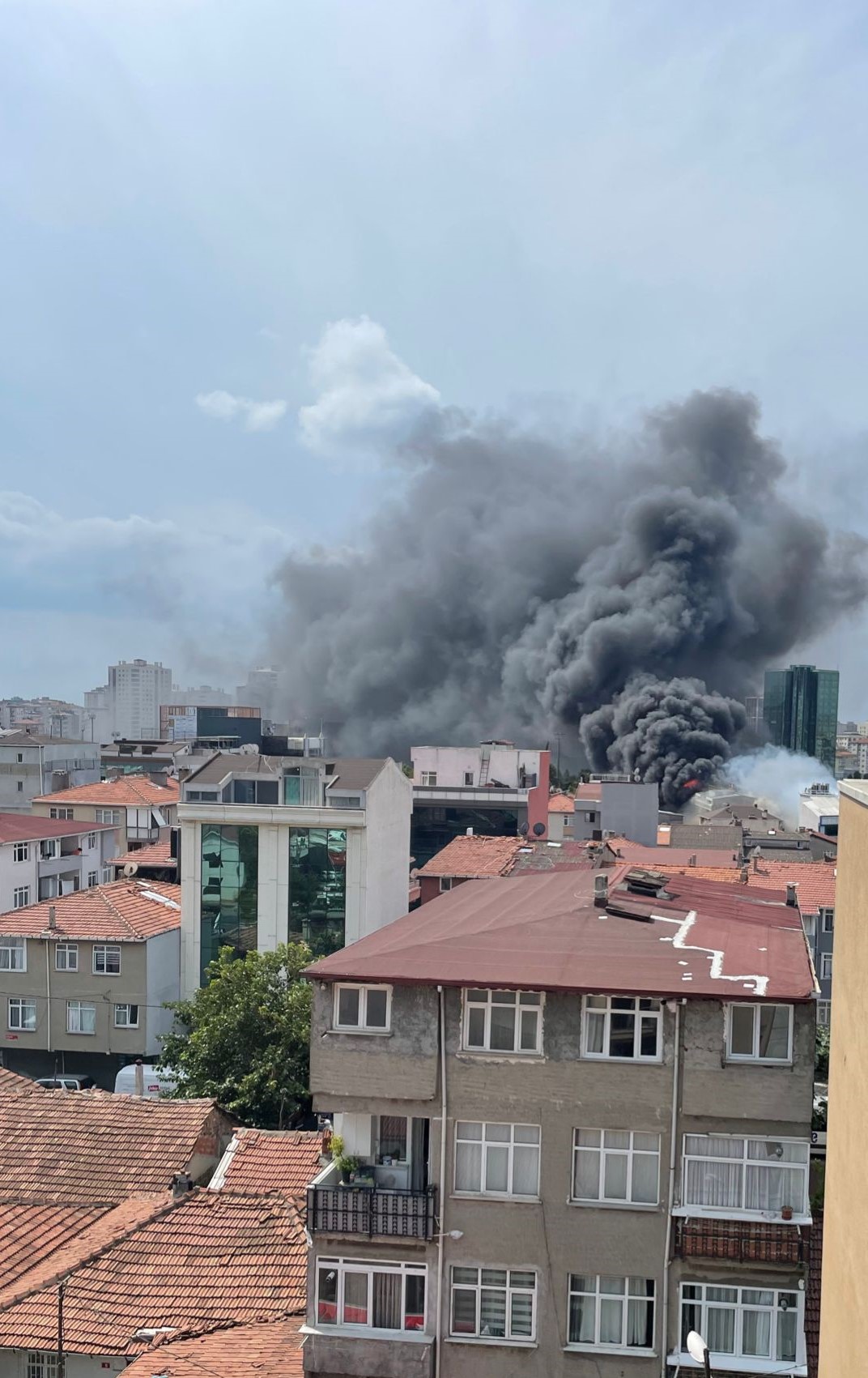 ataşehir yangın