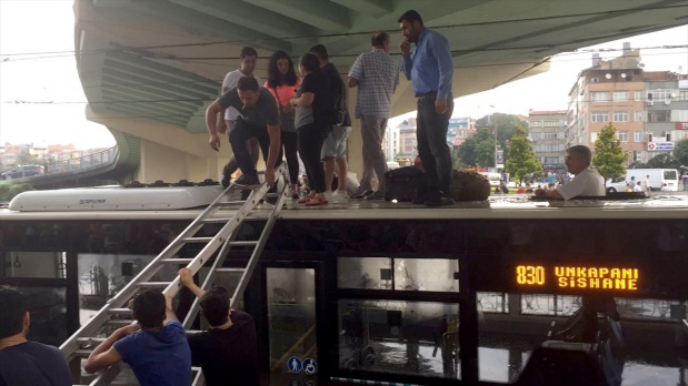 İstanbul'da inanılmaz görüntüler