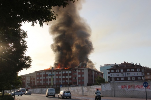 Kız öğrenci yurdunda korkutan yangın