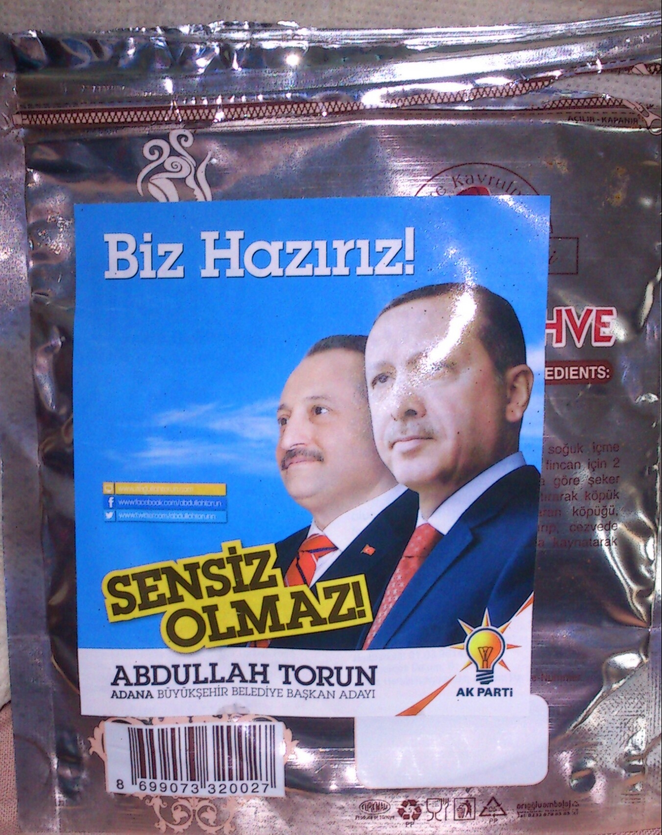 ADANA�DA AKP ADAYI KAHVE Mİ DAĞITTIRIYOR?