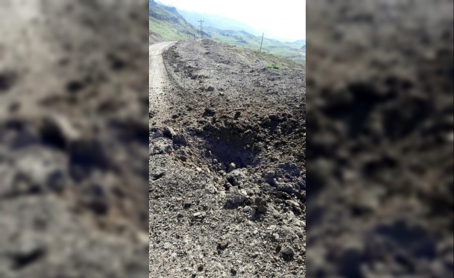 Çukurca'da yola patlayıcı döşeyen 2 PKK'lı öldürüldü Çukurca'da yola patlayıcı döşeyen 2 PKK'lı öldürüldü