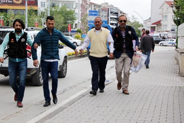 Otobüsteki uyuşturucuya 2 gözaltı Otobüsteki uyuşturucuya 2 gözaltı