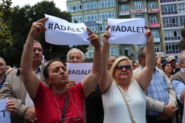 Samsun'da CHP'liler 'adalet' istedi Samsun'da CHP'liler 'adalet' istedi