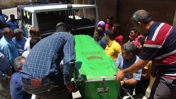 Şanlıurfa'da belediye işçisi öldürüldü Şanlıurfa'da belediye işçisi öldürüldü