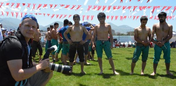 Alman öğretim görevlisi Türk güreşini fotoğraflarla ölümsüzleştirdi Alman öğretim görevlisi Türk güreşini fotoğraflarla ölümsüzleştirdi