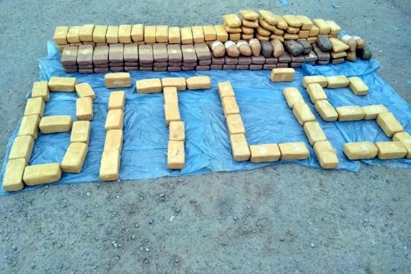 Bitlis'te 100 kilo eroin ele geçirildi Bitlis'te 100 kilo eroin ele geçirildi