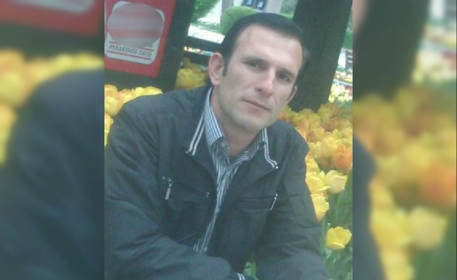 Gasp ve hırsızlık suçlarından aranan sevgililer çimlerin üzerinde yatarken yakalandı Gasp ve hırsızlık suçlarından aranan sevgililer çimlerin üzerinde yatarken yakalandı