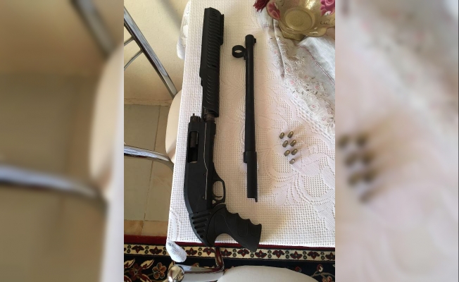 İzmir'de terör operasyonu: 17 gözaltı İzmir'de terör operasyonu: 17 gözaltı