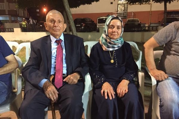 Kızı ve torununa kızıp 89 yaşında evlendi Kızı ve torununa kızıp 89 yaşında evlendi
