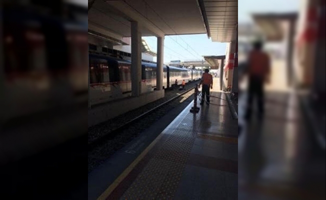 Trenin önüne atlayan genç öldü Trenin önüne atlayan genç öldü
