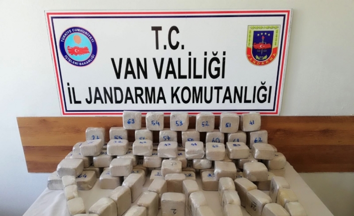 İran sınırında 50 kilo eroin ele geçirildi
